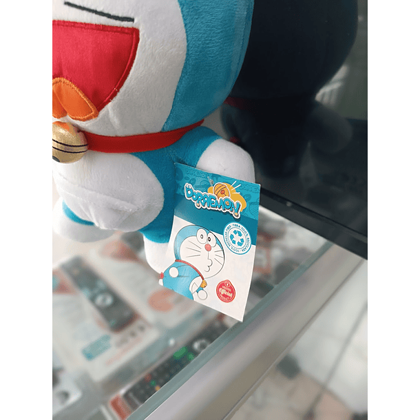 Peluche Doraemon Gorrocóptero 28cm 4