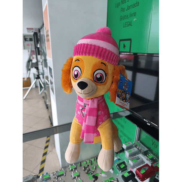 Peluche Patrulha Pata Skye de Inverno 45cm sentado 2