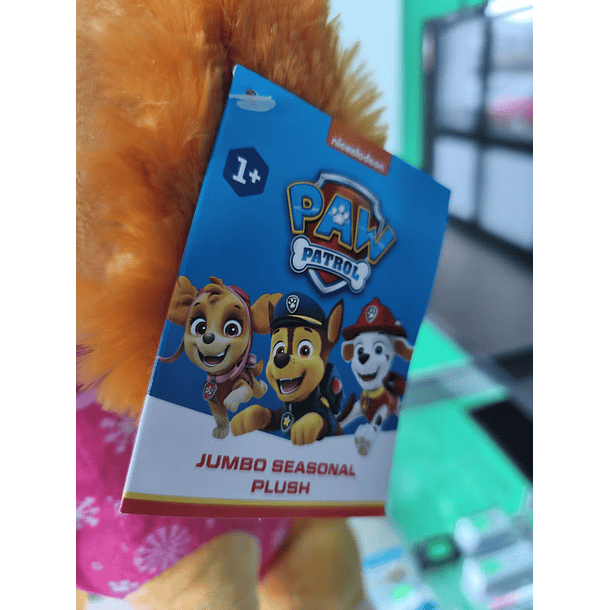 Peluche Patrulha Pata Skye de Inverno 45cm sentado 4