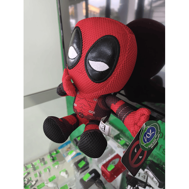 Peluche Marvel Deadpool Pensativo 30cm 3