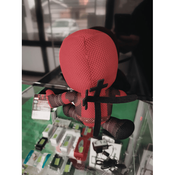 Peluche Marvel Deadpool Pensativo 30cm 6