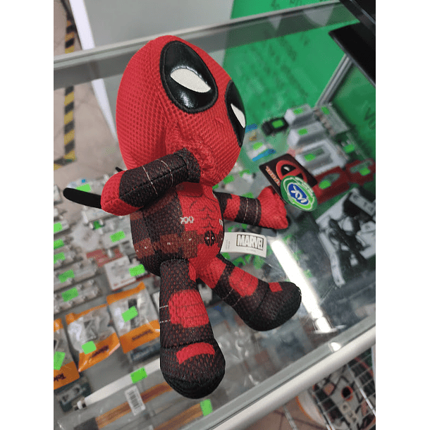 Peluche Marvel Deadpool Pensativo 30cm 8