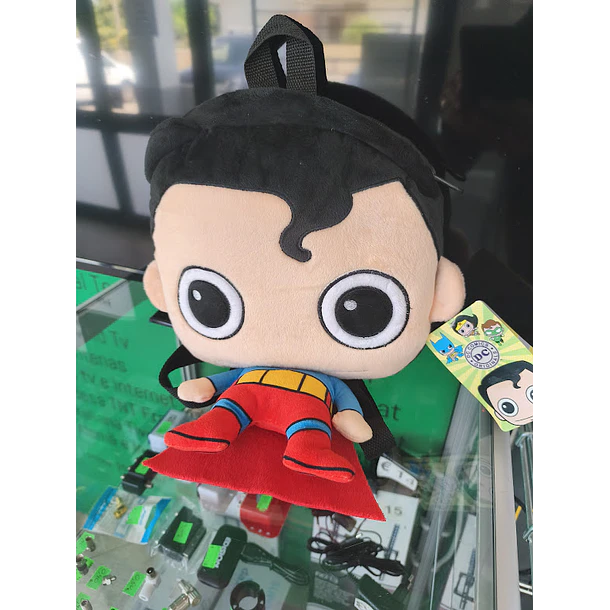 Mochila de Peluche 3D Dc Comics Superman Kid 32 cm 4