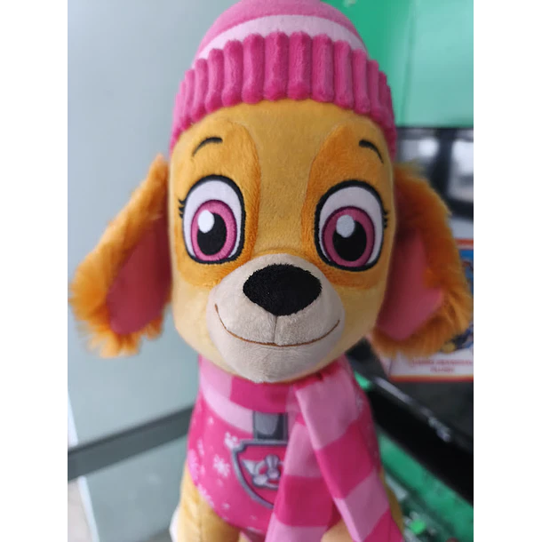 Peluche Patrulha Pata Skye de Inverno 45cm sentado 8