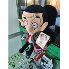 Peluche Mr Bean com mala de viagem 33cm 6
