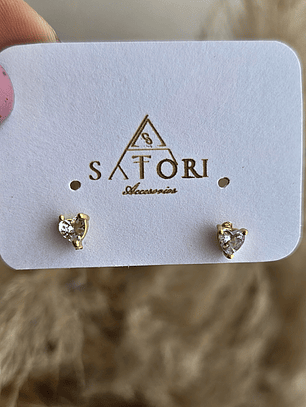 Aros mini brillantes con forma de corazon