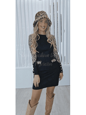 Vestido Curto em Malha com Detalhe nas Mangas