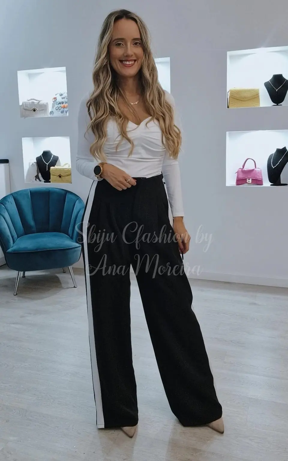 Calça com Risca Branca de Lado - TU 3