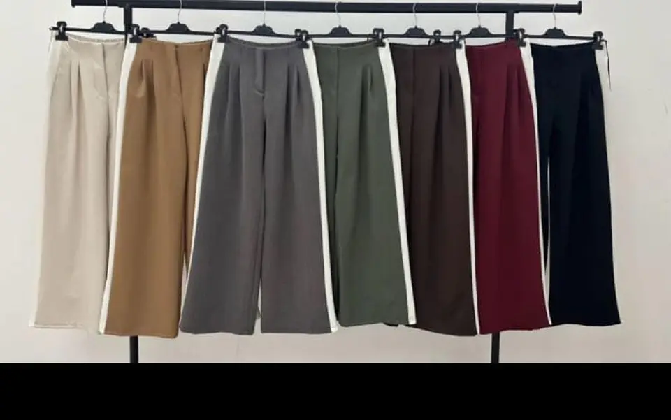 Calça com Risca Branca de Lado - TU 11