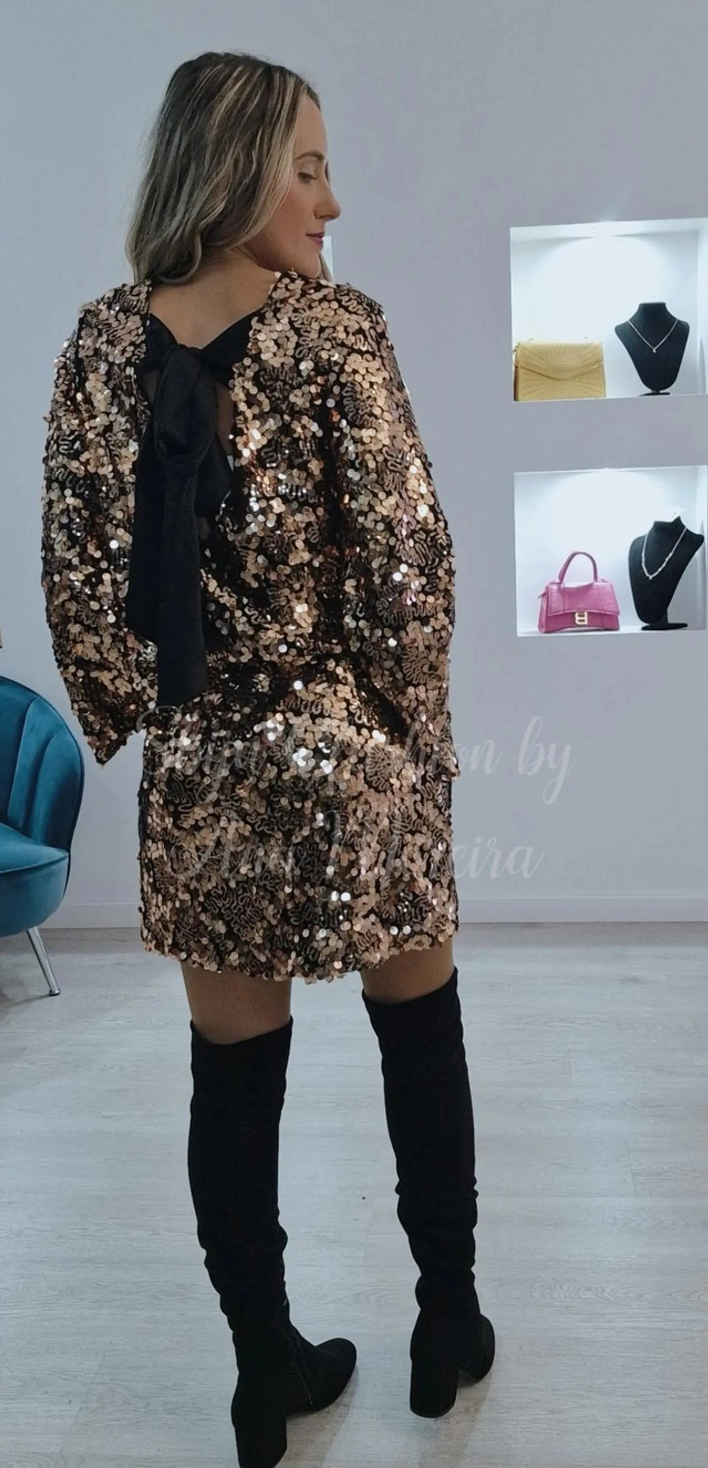 Vestido lantejoulas laço costas - TU 2