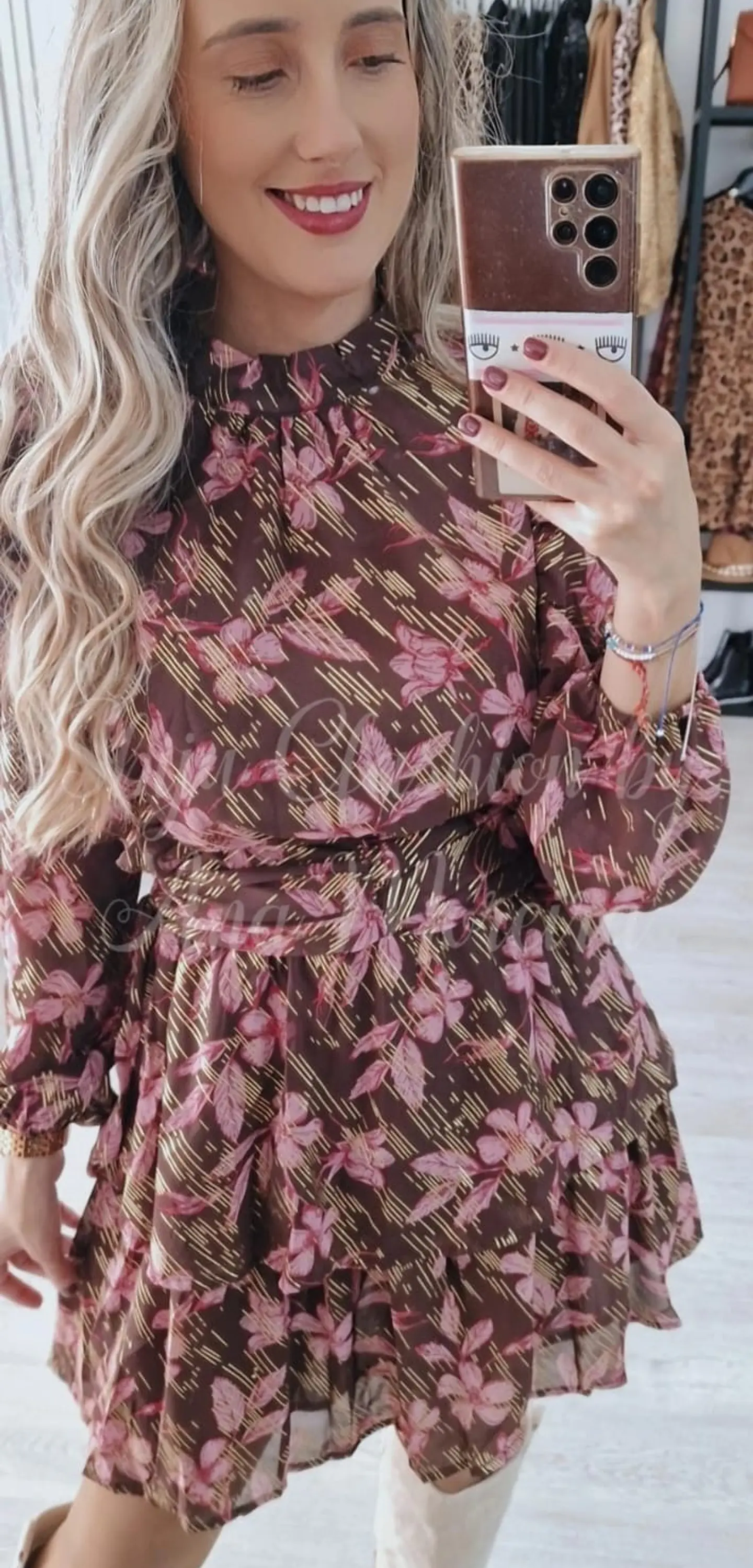 Vestido em Tons Castanhos com Flores 4