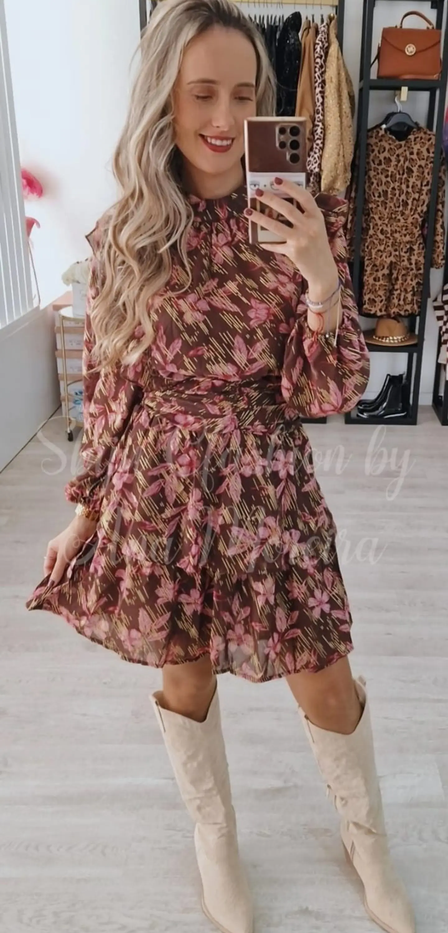 Vestido em Tons Castanhos com Flores 2