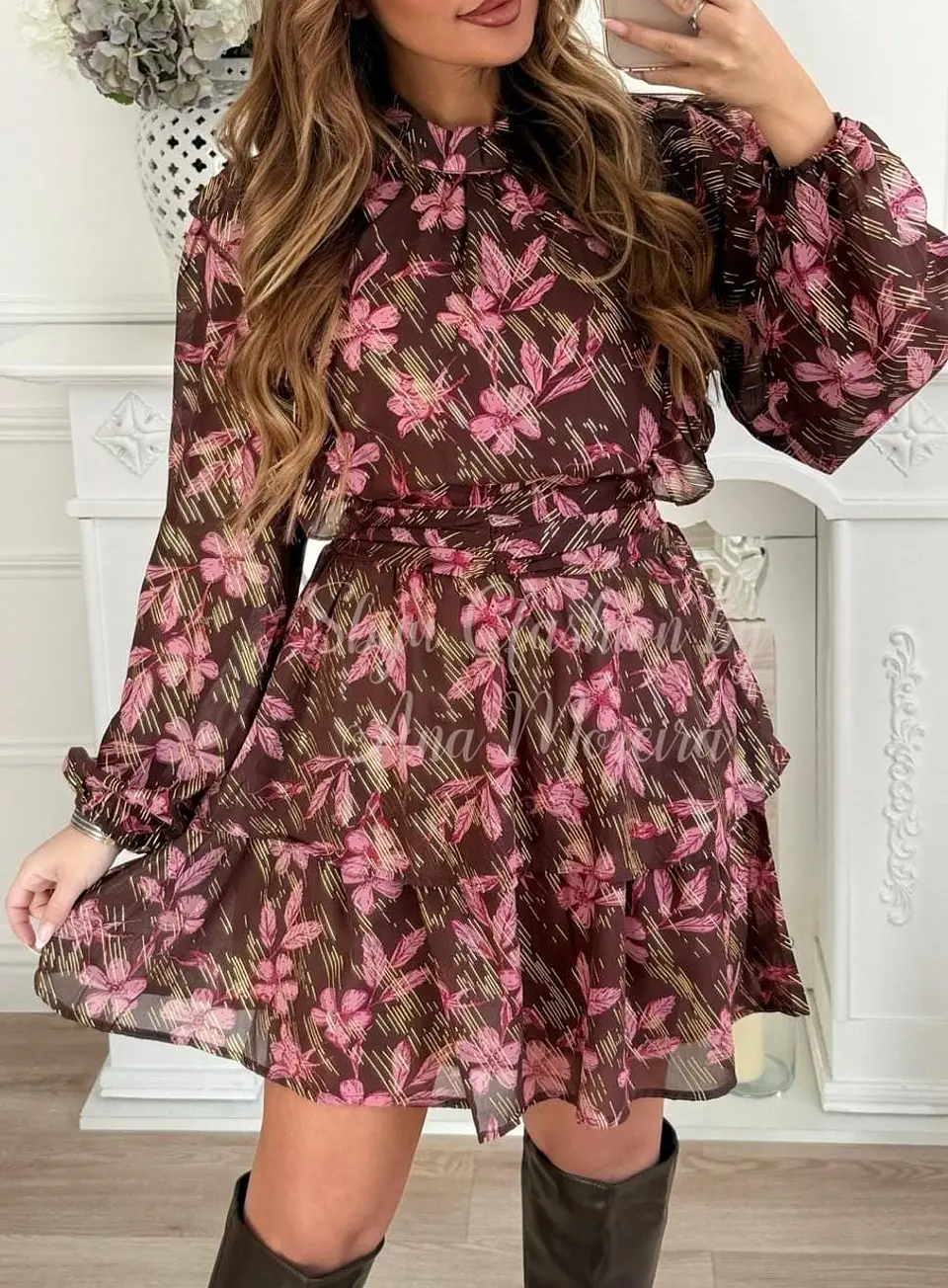 Vestido em Tons Castanhos com Flores 3