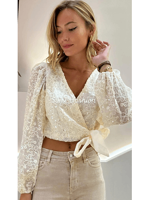 Blusa com Decote Cruzado 