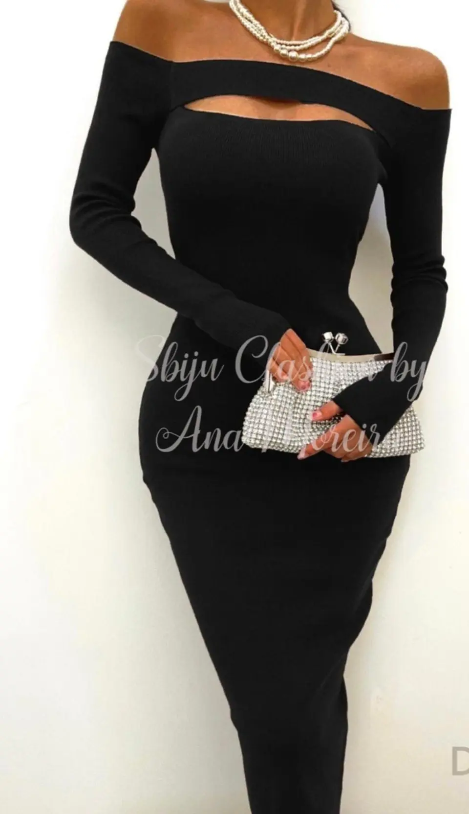 Vestido Midi com Abertura no Peito - TU 3