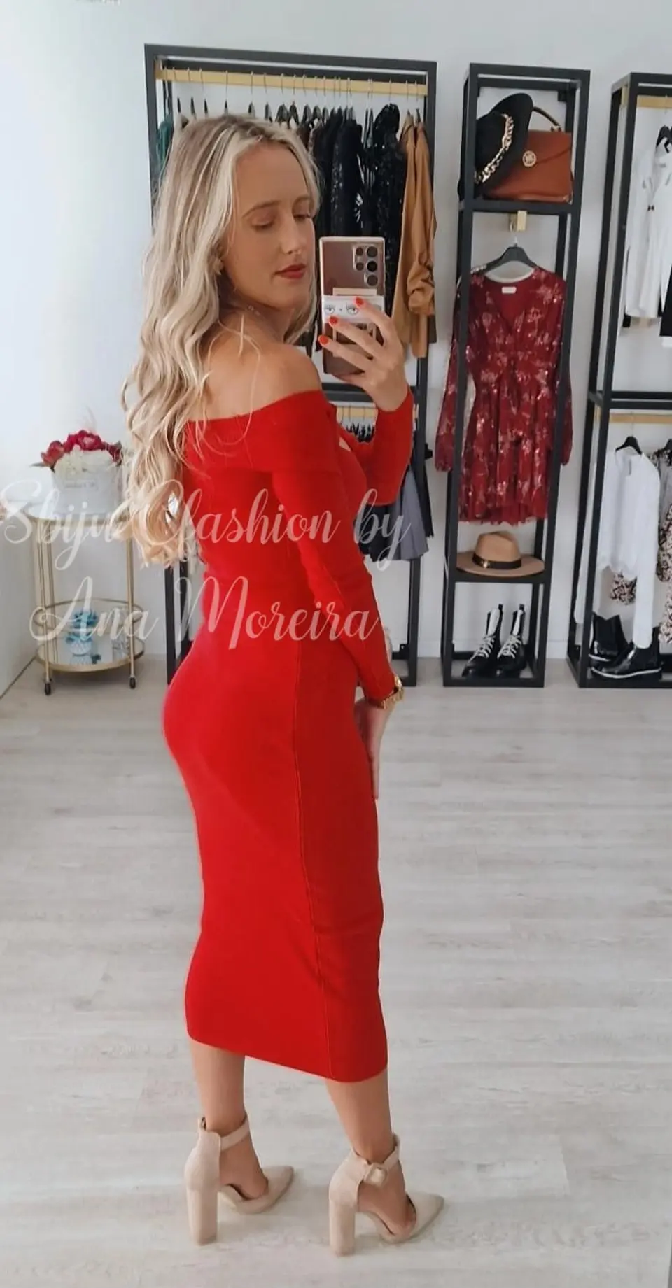 Vestido Midi com Abertura no Peito - TU 10