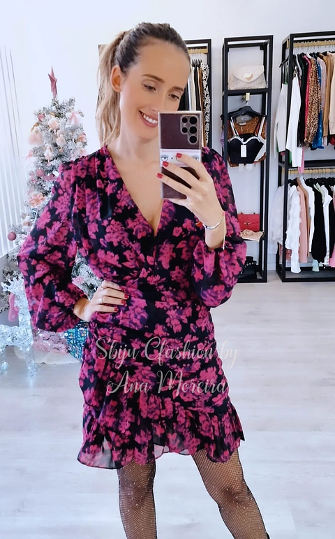 Vestido Preto com Flores Rosa 
