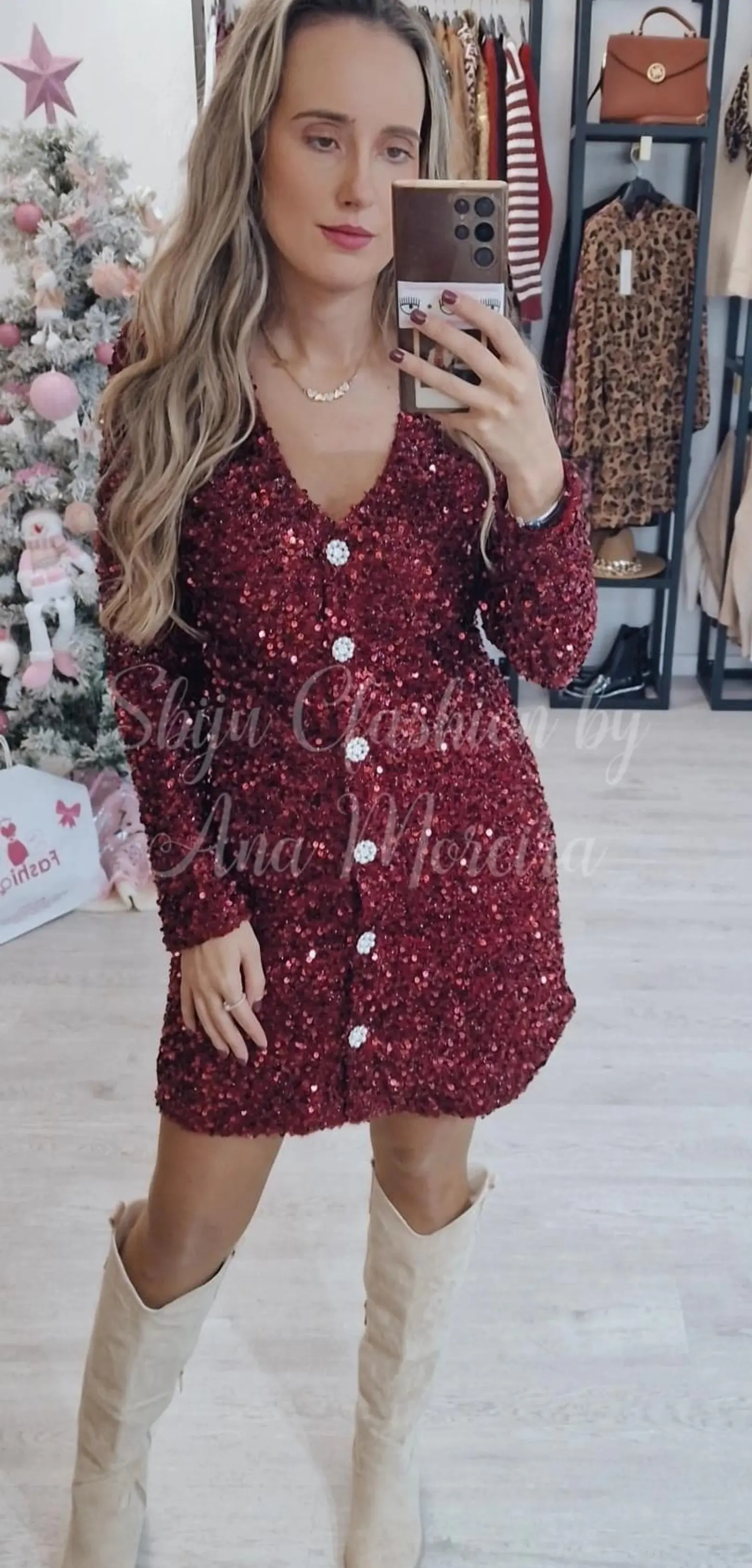 Vestido de Lantejoulas com Botões em Pérolas 1