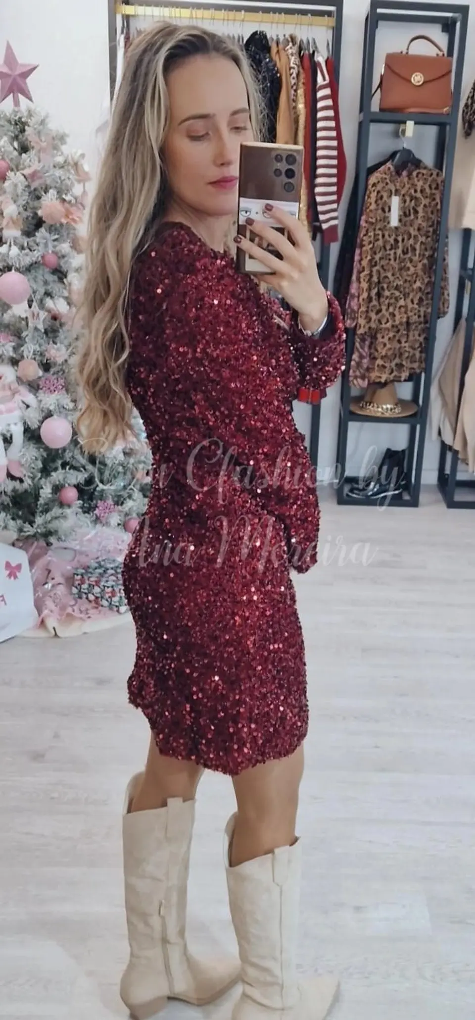 Vestido de Lantejoulas com Botões em Pérolas 2