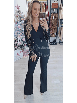 Macacão de Calça com Detalhes em Renda