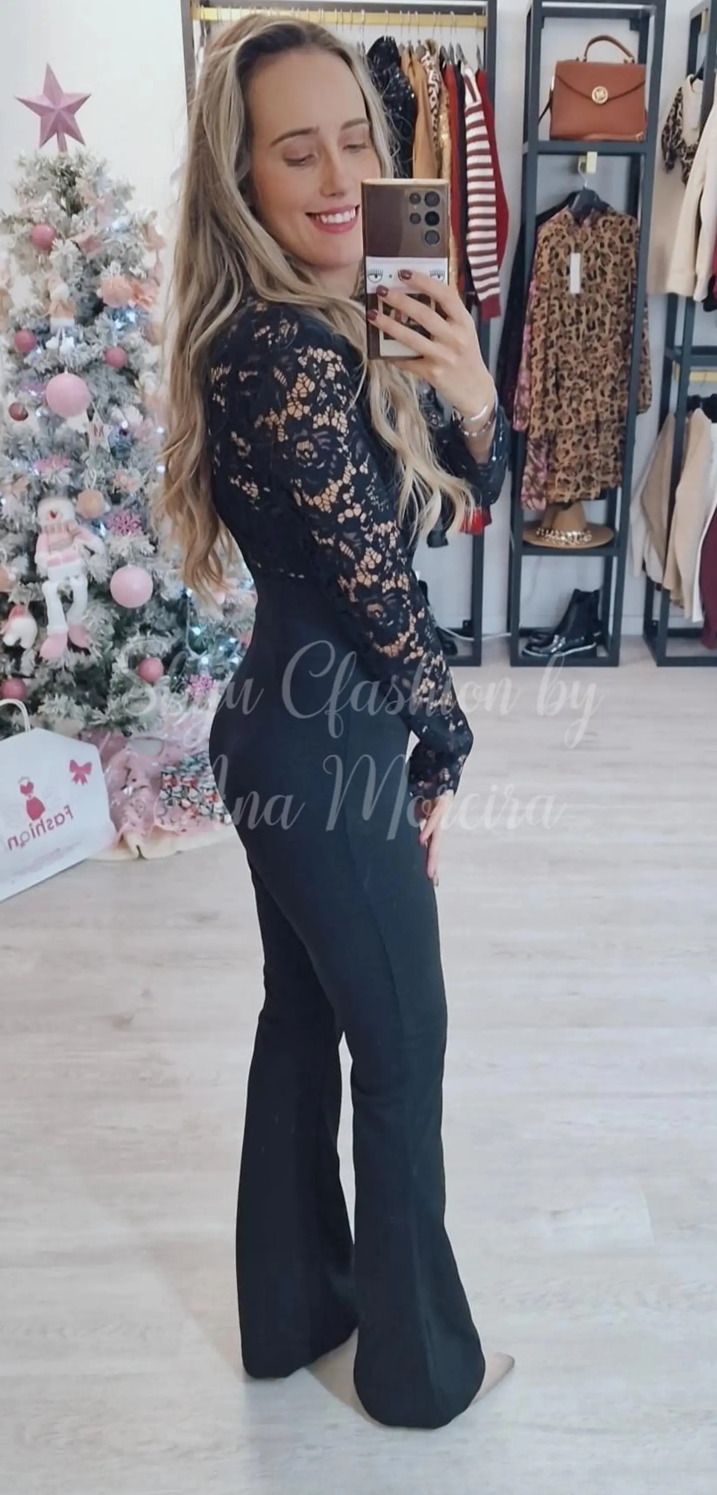 Macacão de Calça com Detalhes em Renda 2