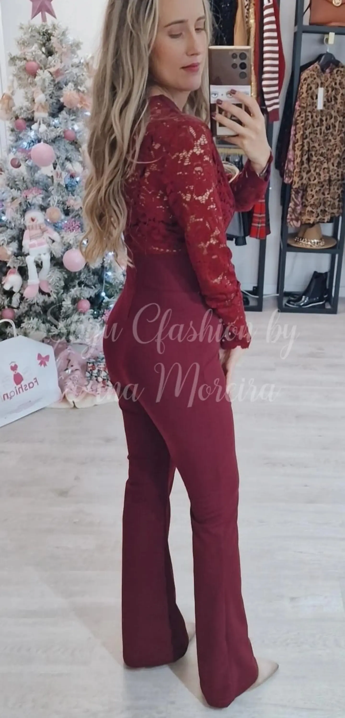 Macacão de Calça com Detalhes em Renda 5