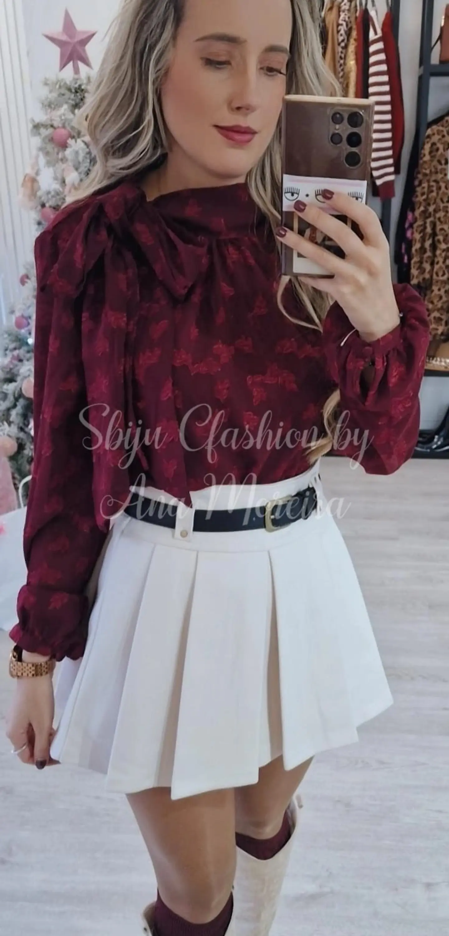 Blusa Bordô com Detalhe de Laço no Pescoço 4