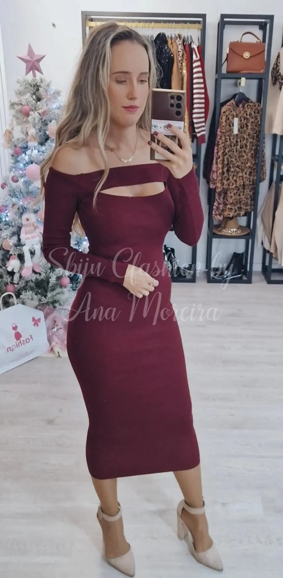 Vestido Midi com Abertura no Peito - TU 4