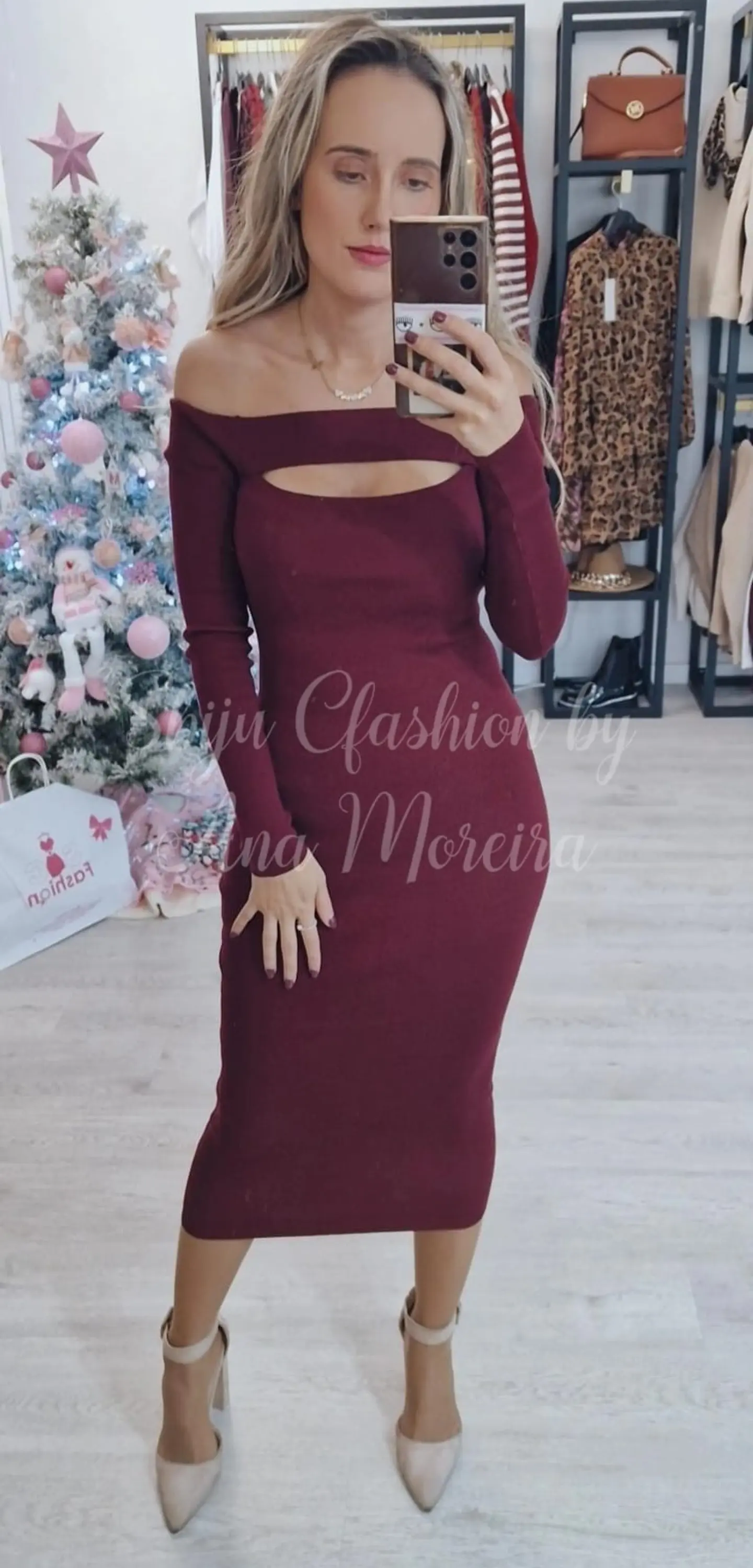 Vestido Midi com Abertura no Peito - TU 6