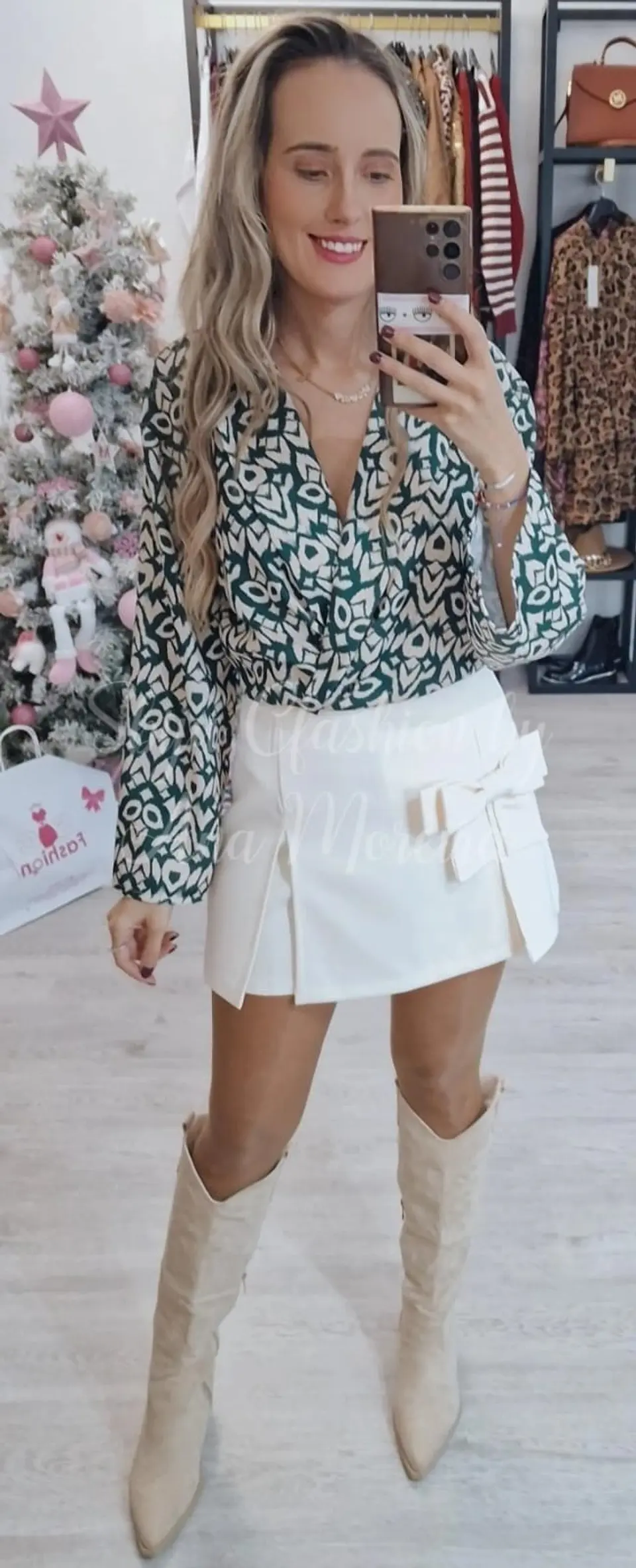 Blusa com decote e padrão - TU 6