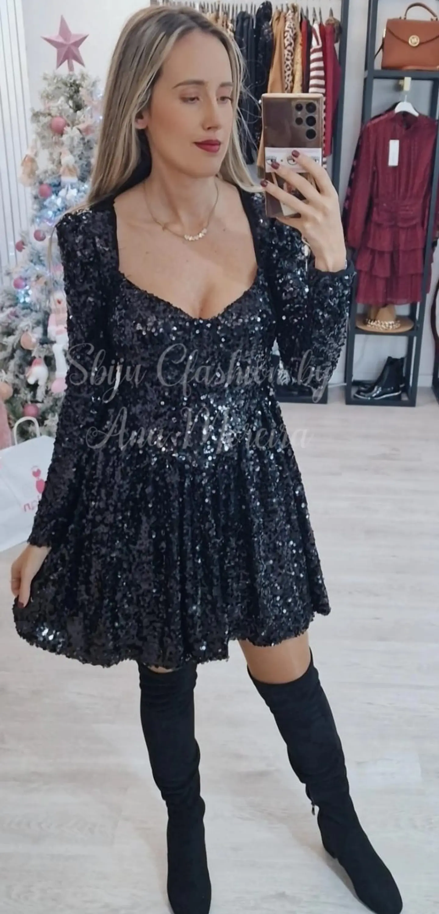 Vestido de Lantejoulas com Copa Incluída - TU 5