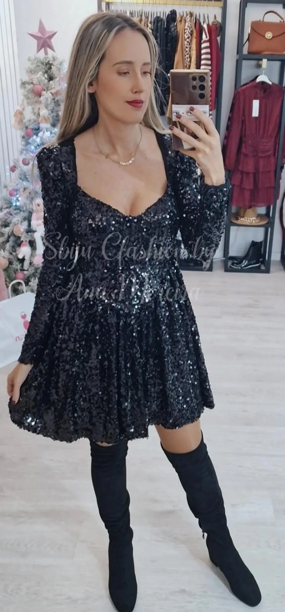 Vestido de Lantejoulas com Copa Incluída - TU 5