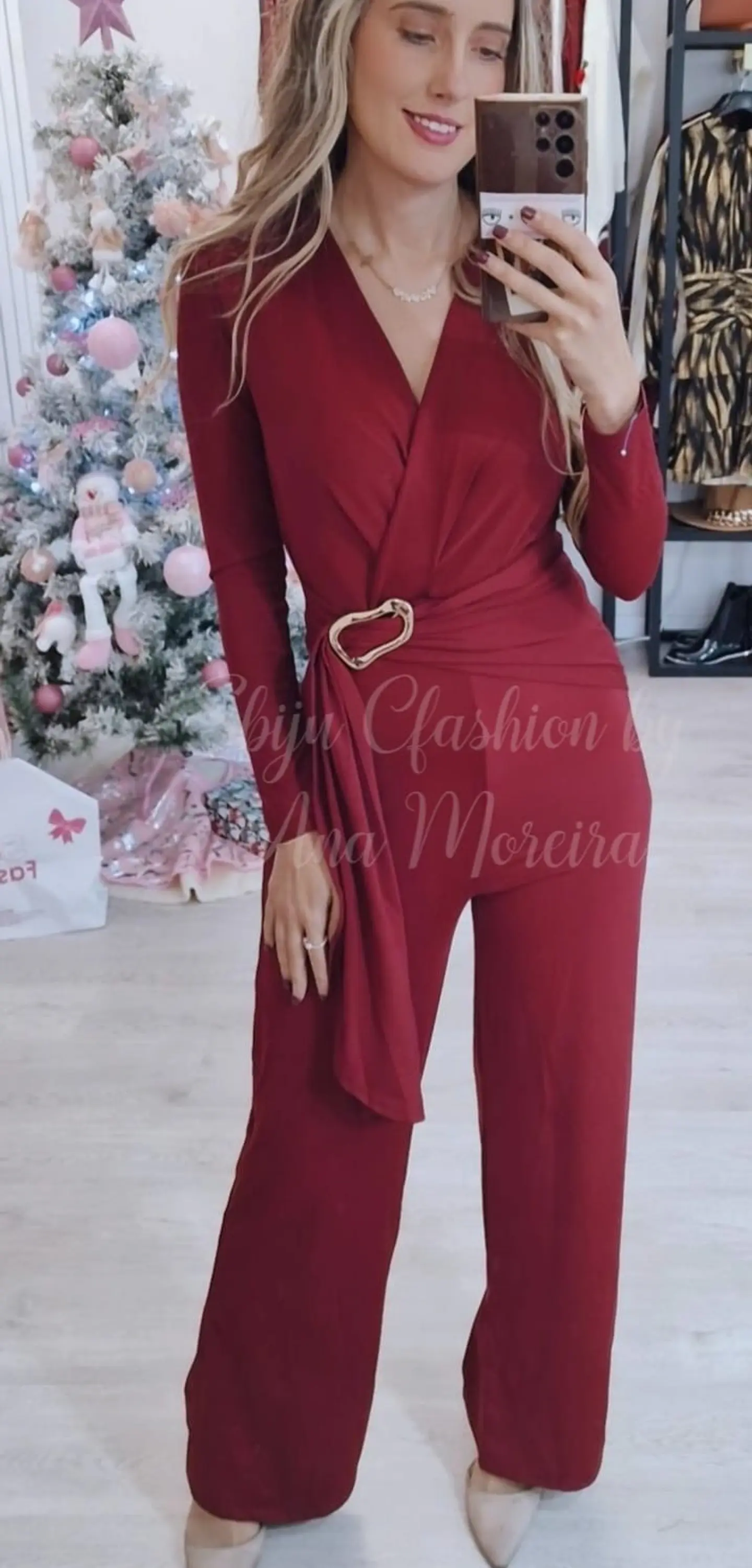 Macacão com Detalhe de Fivela Dourada 1