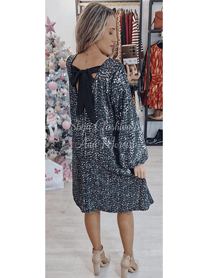 Vestido com Brilhos e Laço nas Costas