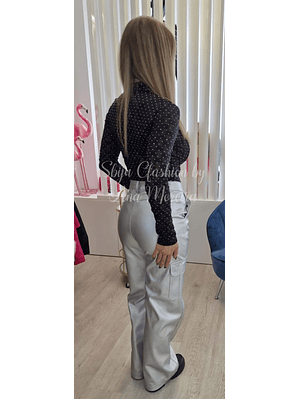 Calça Prateada com Bolsos Laterais