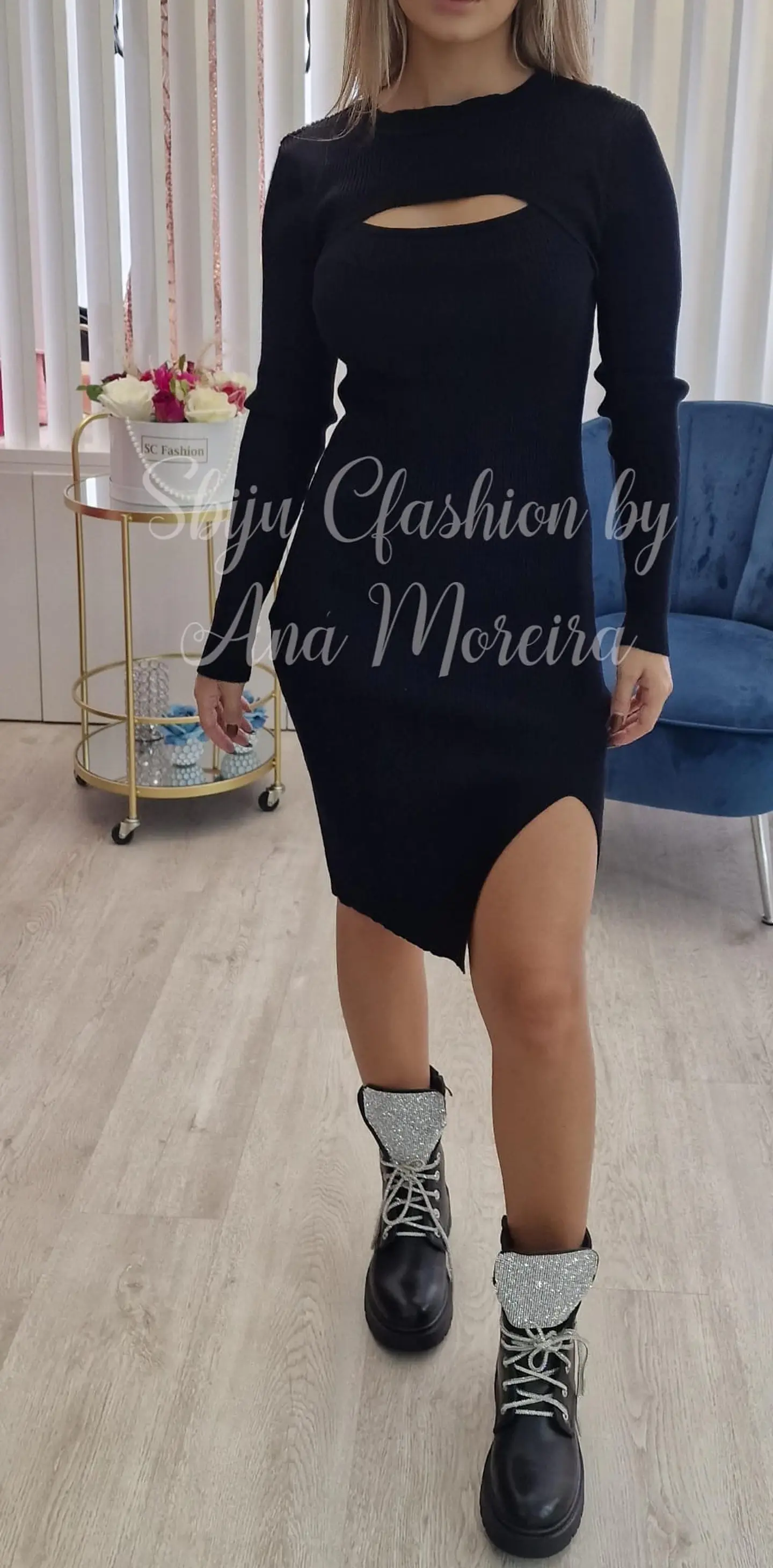 Vestido de Malha com Abertura no Peito - TU 5