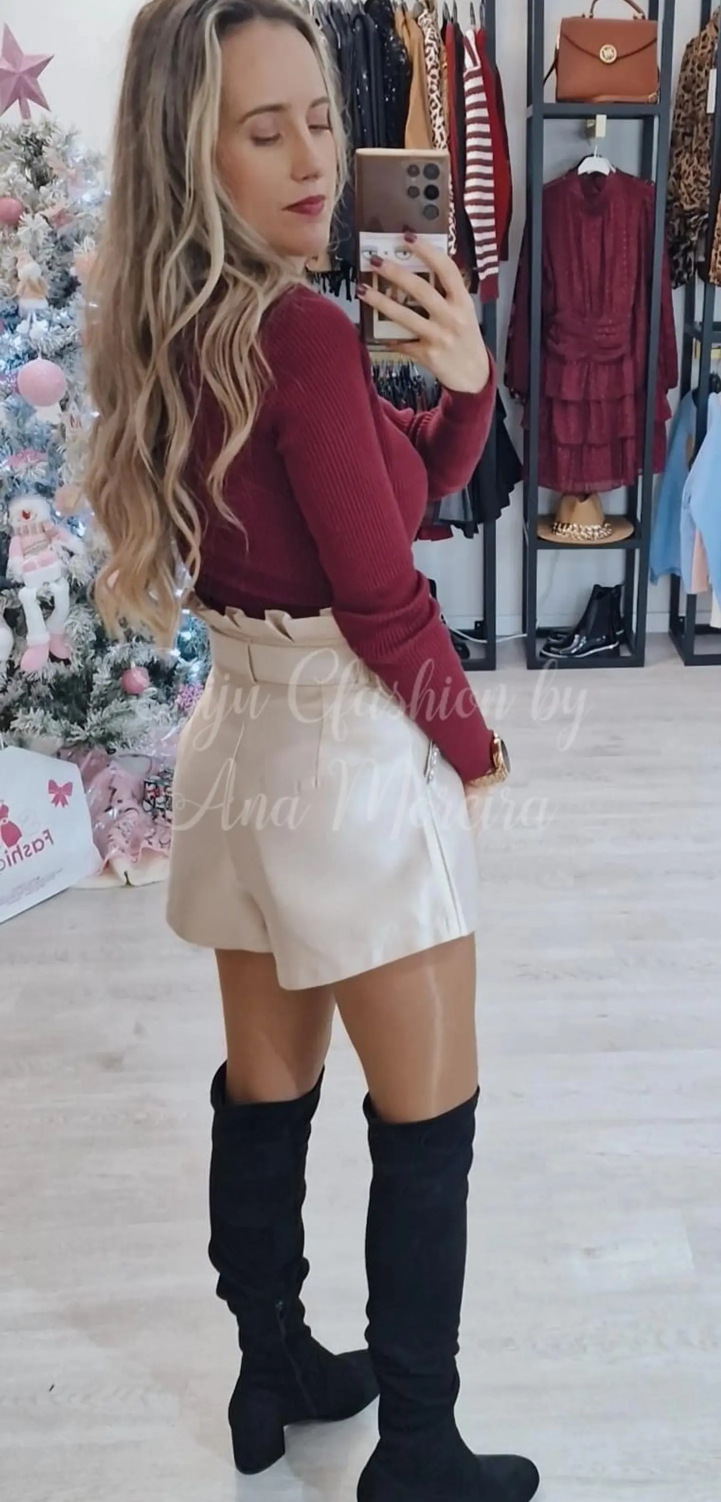 Calções com Detalhes no Cinto e Bolsos (Tamanho S) 2