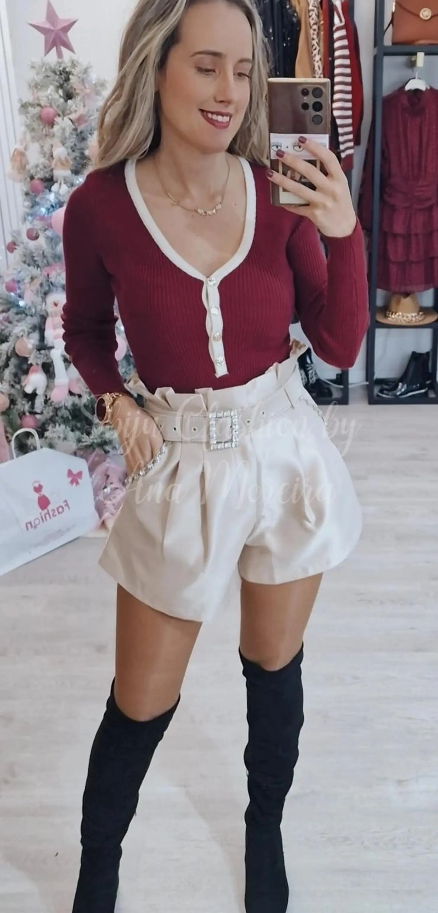 Calções com Detalhes no Cinto e Bolsos (Tamanho S) 3