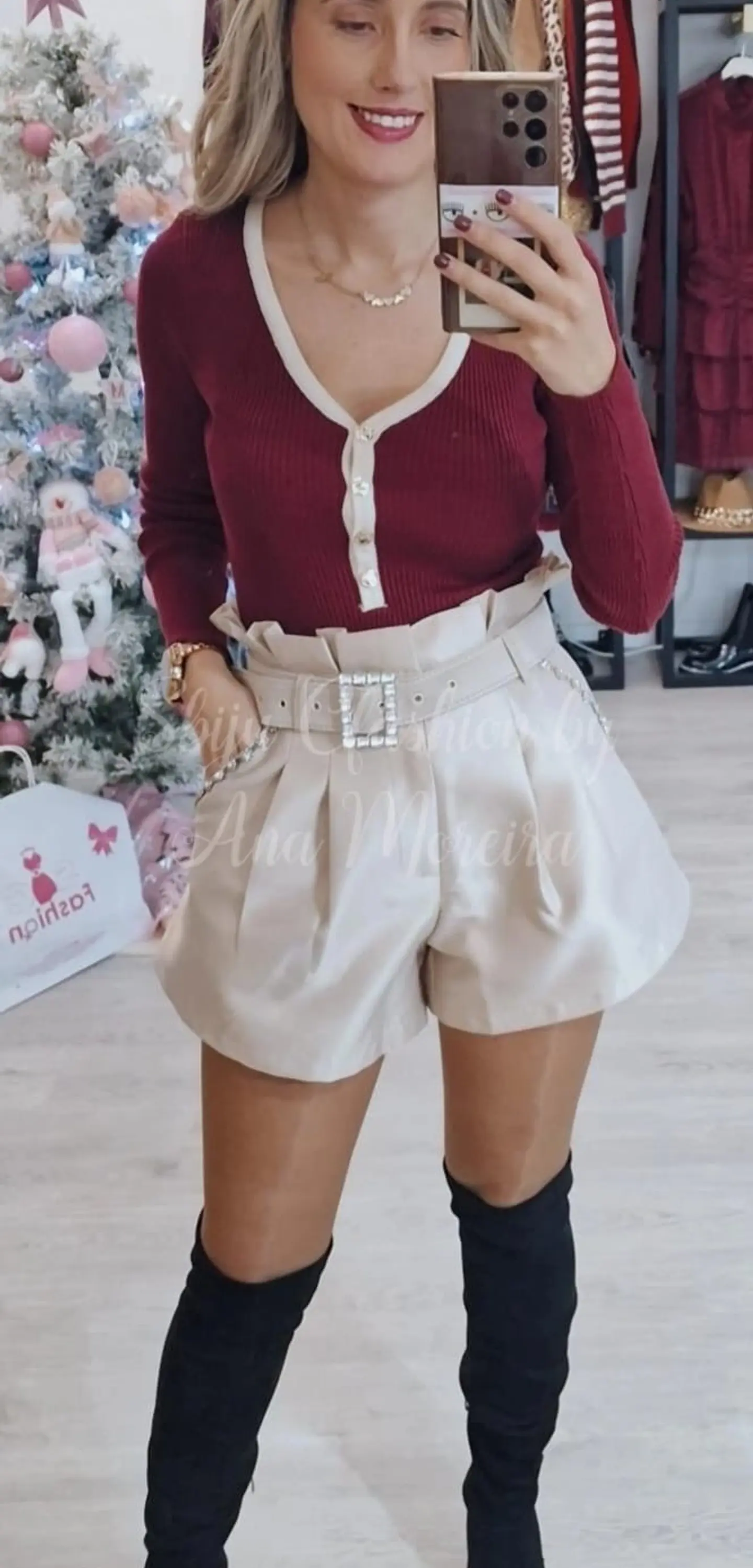 Calções com Detalhes no Cinto e Bolsos (Tamanho S) 1