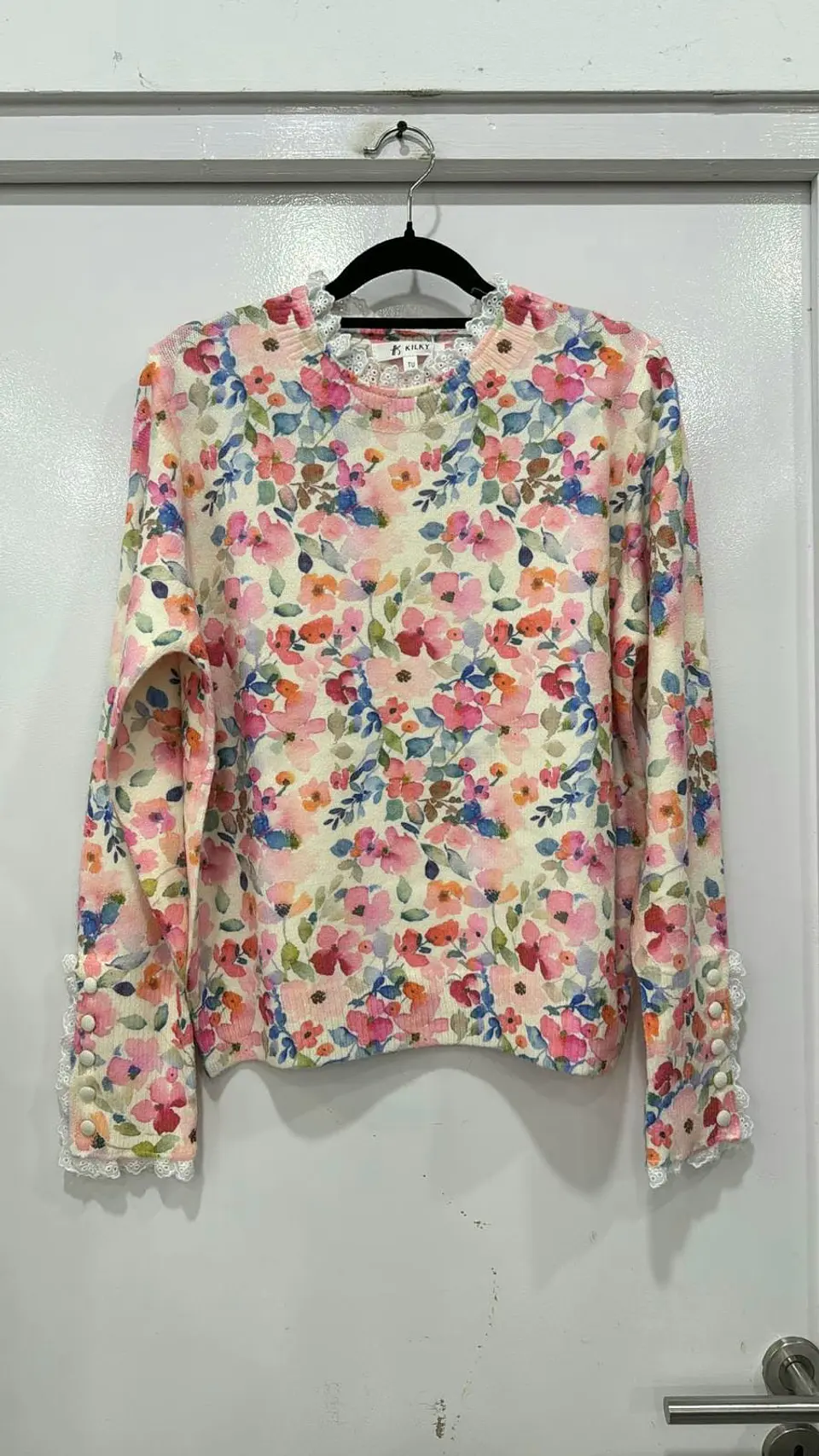 Camisola de Malha com Estampado de Flores e Detalhes em Renda 5