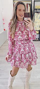 Vestido com Folhos e Detalhes em Rosa Forte - thumbnail 2
