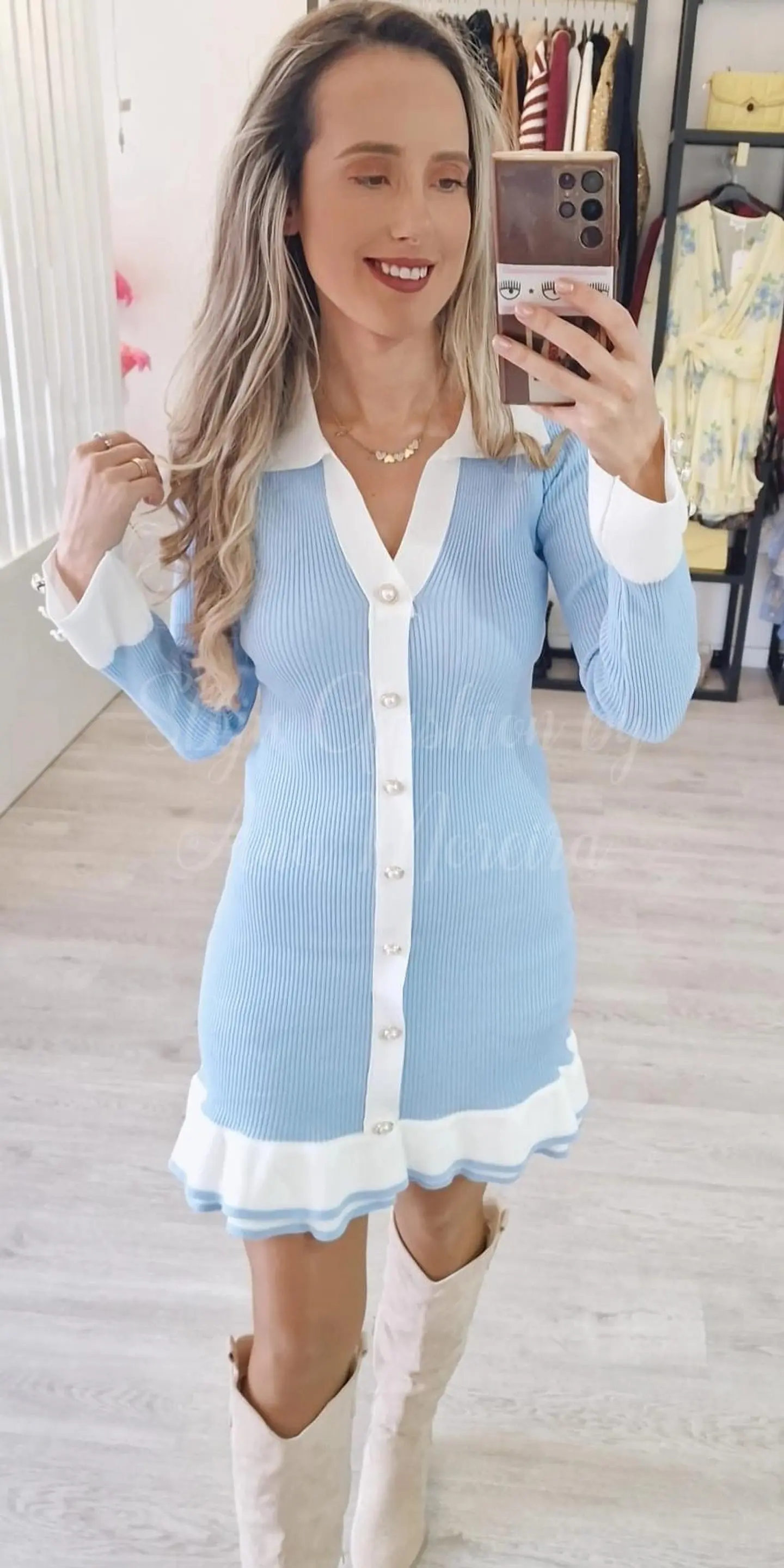 Vestido de Malha com Folho e Botões 1