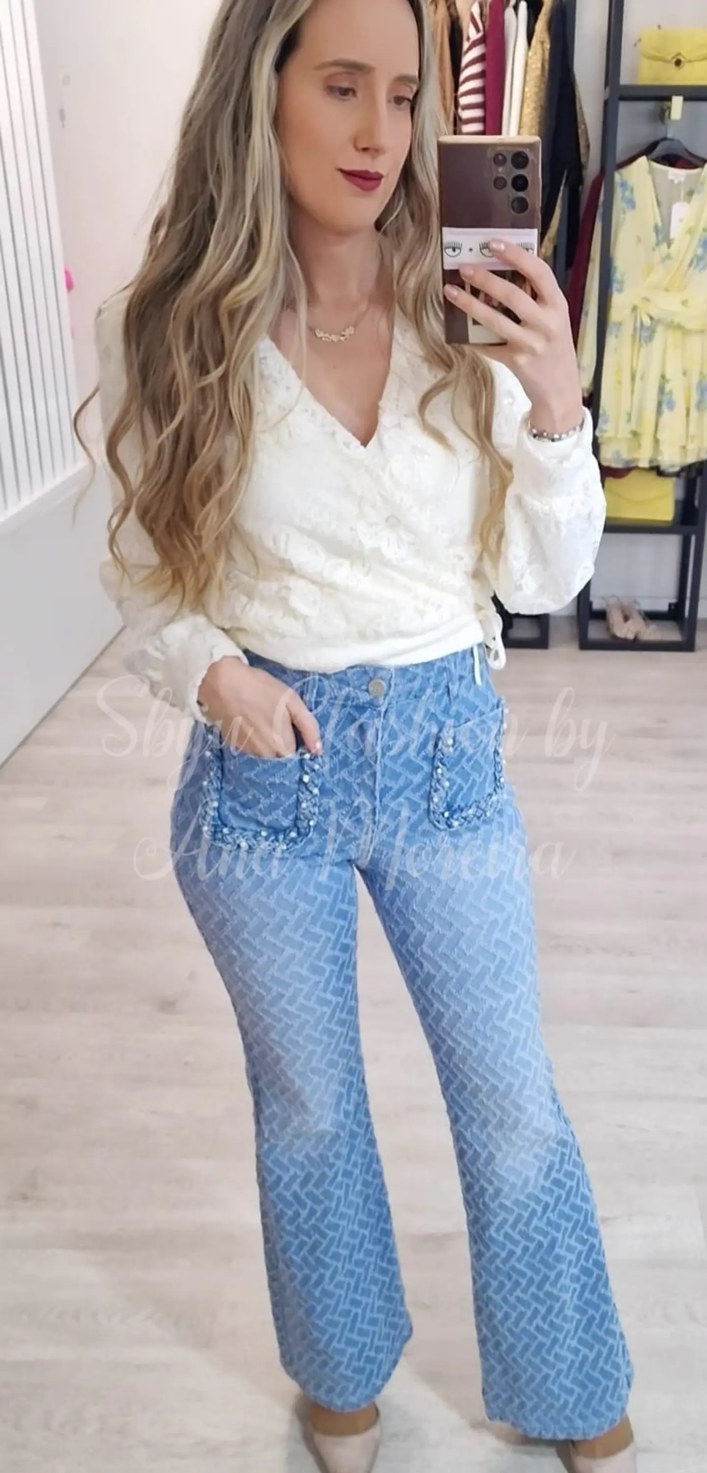 Calça de Ganga Boca de Sino com Detalhes nos Bolsos 4