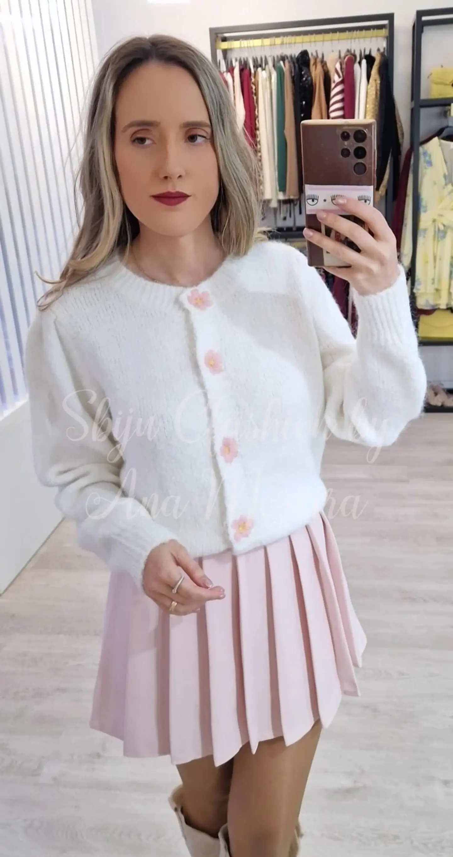 Cardigan com Detalhe de Flores Rosa 1