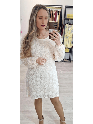 Vestido Bege com Flores 3D