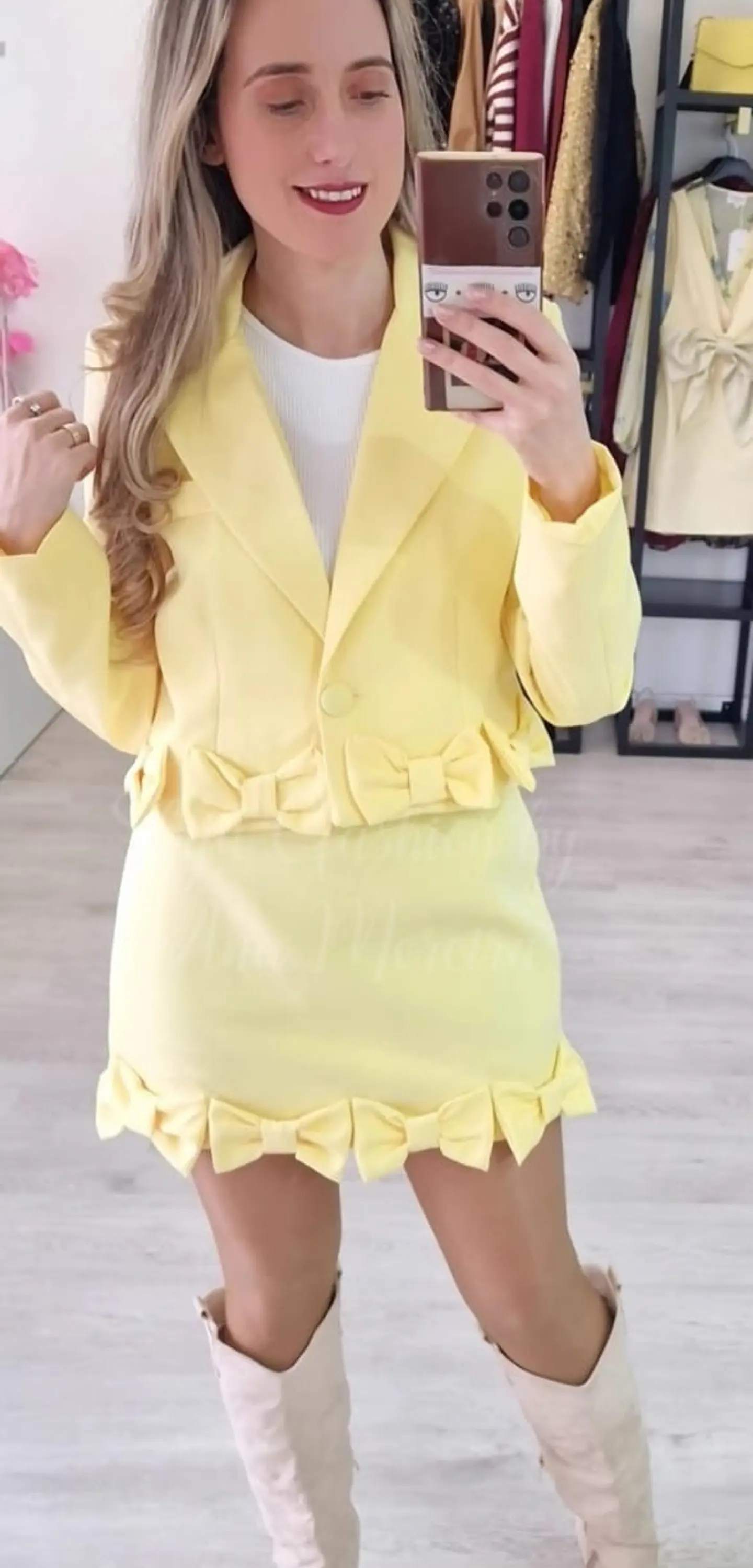 Conjunto Blazer + Saia com Detalhe de Laços 8