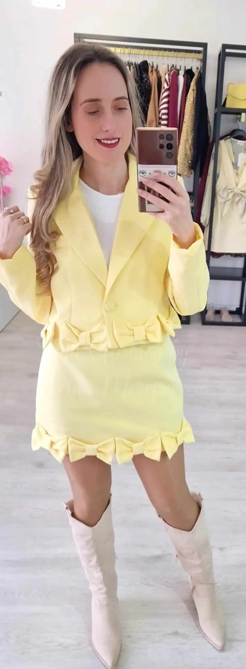 Conjunto Blazer + Saia com Detalhe de Laços 8