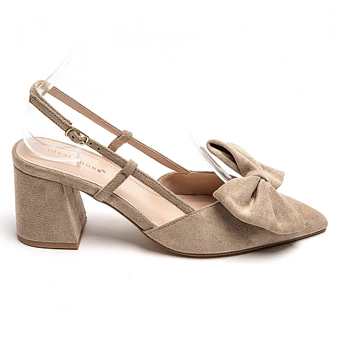 Sapatos com Detalhe de Laço