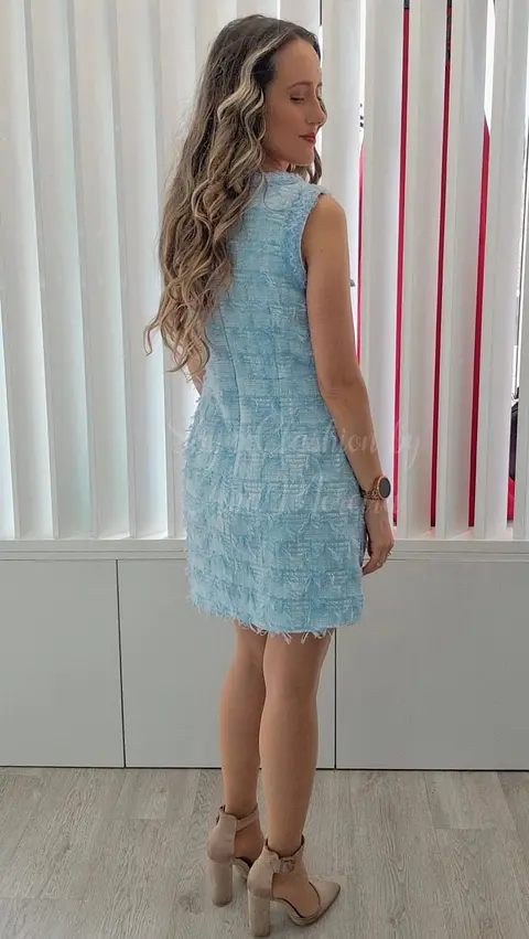 Vestido com Botões com Detalhes em Pérolas