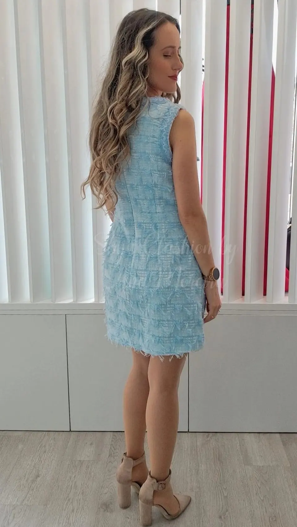 Vestido com Botões com Detalhes em Pérolas 2